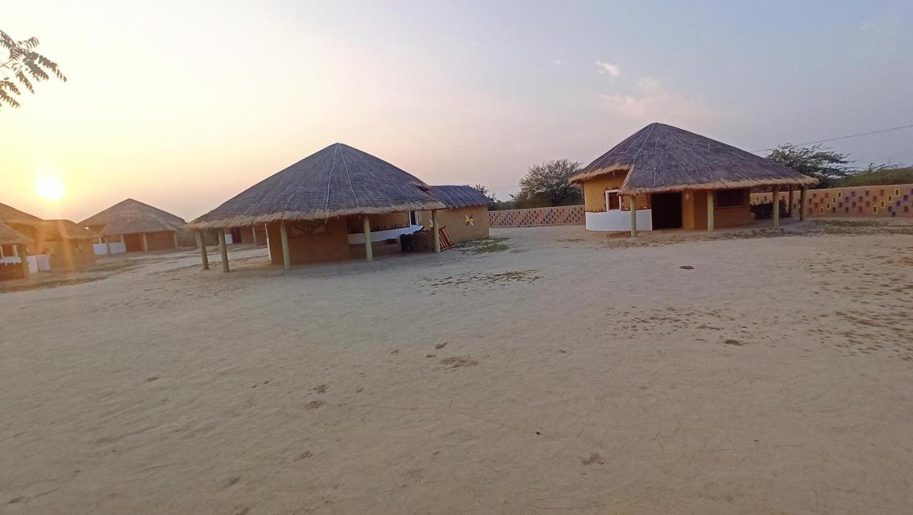 Mahefeel E Rann Resort Bherandiāla Dış mekan fotoğraf